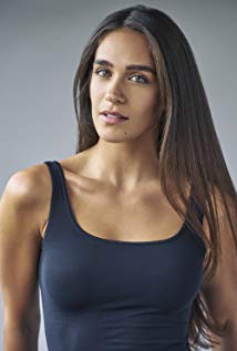 Isabel Pakzad